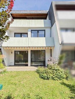 Familienglück in Schorndorf - sonniges Reihenmittelhaus mit Garten, zwei Balkonen und eigener Garage - Schorndorf (Baden-Württemberg)