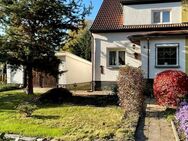 Ihr neues Zuhause! Traumhafte Lage, Doppelhaushälfte, 530 m² Grundstück, Garage und Nebengelass! - Meerane