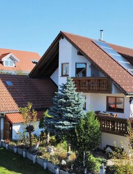 Variabel nutzbares Mehrfamilienhaus an ruhiger Lage mit grossem Garten, Doppelgarage uvm. - Höchenschwand