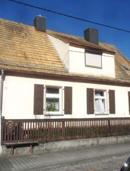 Kleiner 4-Seiten-Hof in Trossin, OT Falkenberg - Grundstück mit Wohnhaus und Nebengebäuden - Trossin