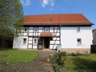 Historisches Bauernhaus auf einem 1500 m² großem Gartengrundstück im absoluten Stadtzentrum von Bad- Köstritz zu verkaufen. - Bad Köstritz