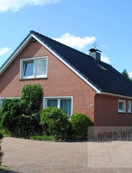 Charmantes Einfamilienhaus mit großem Grundstück, Photovoltaikanlage und viel Gestaltungspotenzial - Weener