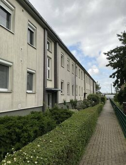 Aus Alt mach Neu ! Charmante 3-Raum-Wohnung mit Gestaltungspotenzial ! - Bitterfeld-Wolfen