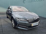 Skoda Superb, 1.4 TSI Style iV Lim, Jahr 2020 - München