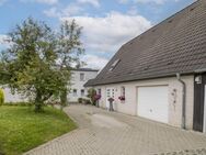 Viel Platz und Potential: Paket aus 2 Einfamilienhäusern mit Garten und Garage in Stralsund - Stralsund