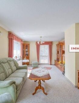 IMMOBERLIN.DE - Attraktives Einfamilienhaus mit Nebengebäude & Garage auf großem Grundstück in naturschöner Lage - Wiesenburg