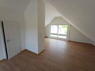 Besondere Maisonette-Wohnung (5,5 Zimmer) mit Balkon, EBK und Stellplatz - Bodelshausen