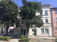 Das Haus mit 2 Wohnungen u. Gewerbe, saniert, bezugsfrei, Zentrum - Groitzsch