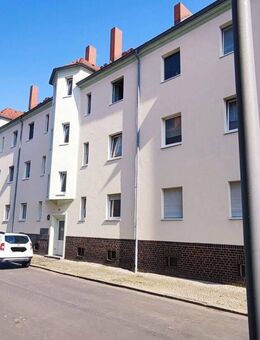 Kleine 2-Raumwohnung mit Balkon im Hochparterre - Bitterfeld-Wolfen