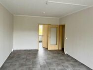 Für Sie komplett saniert! 3-Raum-Wohnung mit Balkon im EG - Oschersleben (Bode)