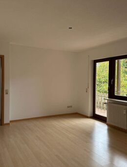 Gepflegte 3-Zimmer-Maisonette-Wohung mit 2 Balkonen und Garage - Sasbach (Kaiserstuhl)