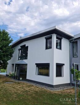 Villa mit Pool plus Showroom und komplett erneuerte Werkstatt - Kippenheim