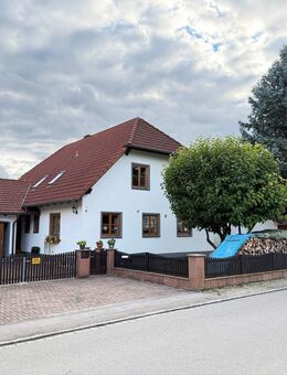 Großzügiges Zweifamilienhaus mit Traumgarten und Doppelgarage in Neuburg/Heinrichsheim - Neuburg (Donau)
