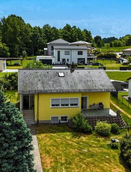 Bald bezugsfrei! Einfamilienhaus mit großem Garten und Doppelgarage in begehrter Wohnlage - Grafenwöhr