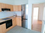 !! vermietete 2-Zimmer Wohnung mit Einbauküche, Wanne und Dusche, Balkon, neues Laminat !! - Chemnitz