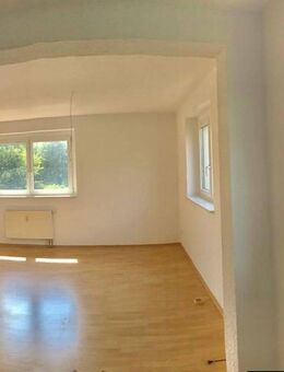 3 Raum WE in guter Lage, mit Garten, Tageslichtbad, Parkplatz, 5 Min zur S-Bahn, 25 Min nach LE - Bennewitz