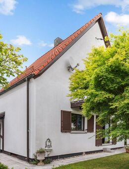 Charmantes Einfamilienhaus mit Entwicklungspotenzial und lebenslangem Wohnrecht in München-Pasing - München