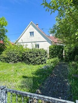 Großes Einfamilienhaus mit großem Garten und Garage! - Reutlingen