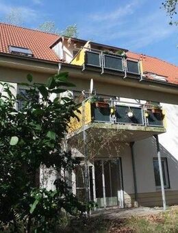 freundliche 3-Zimmer-Wohnung in Merseburg mit Lift und großem Balkon in ruhiger und schöner Lage - Merseburg