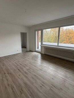 WBS zwingend erforderlich !!! komplett modern renovierte 3.5 Zimmer Wohnung mit Balkon im 3.OG - Duisburg