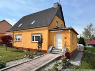 Großzügiges Einfamilienhaus mit zwei Garagen in Niederjahna - Käbschütztal