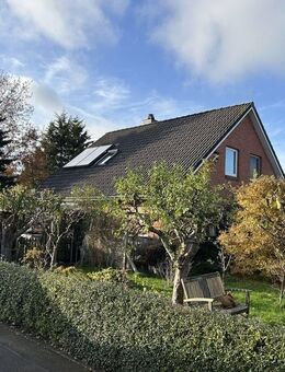 Schönes Einfamilienhaus mit Garage und Gartenpool incl. Überdachung - Eddelak