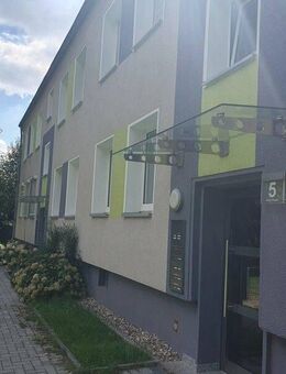 Gemütliche DG-Wohnung - komplett renoviert inkl. Bodenbelag und Tageslichtbadezimmer! - Essen