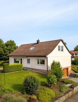 Viel Raum für Familie und Alltag - Einfamilienhaus mit Garten und Garagen - Rottweil