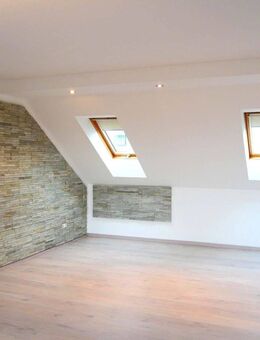 +++ GROßE Dachterrasse - inkl. Einbauküche - DIREKT am Marktplatz - Modernisiert +++ - Eichendorf