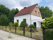 DEUTSCHMANN IMMOBILIEN ***** ivd - Solides Einfamilienhaus mit Bauland in 2. Reihe in Berlin-Karow! - Berlin