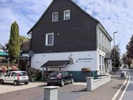 Zweifach rentabel: Wohnfläche mit vermieteter Gewerbeeinheit - Halver