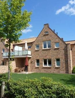 Elegante Dachgeschoss- Wohnung mit stilvoller Einbauküche und sonnigem Balkon in begehrter Wohngebietslage in Bad Zwischenahn- Specken - Bad Zwischenahn