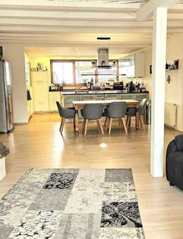 Wohnkomfort & Lebensqualität : 260 m² ebenerdige Gartenwohnung - Andechs