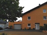 Gepflegte Doppelhaushälfte mit acht Zimmern in Borgentreich - Borgentreich (Orgelstadt)