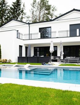 Luxuriöses Einfamilienhaus im Landhausstil mit Einliegerwohnung - Schwabmünchen