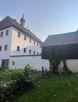 Wo kann Wohnen schöner sein? Gutshof im Herzen des Fichtelgebirges mit 4 Wohnungen und einer Gewerbeeinheit - Tröstau