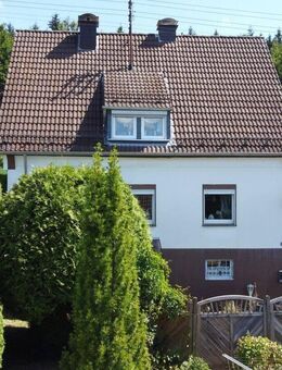 Attraktives Ein-/Zweifamilienhaus in Kreuztal-Buschhütten in ruhiger Lage mit schönem Grundstück! - Kreuztal