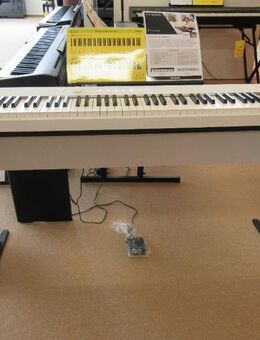CASIO Digitalpianos PRIVIA - kompakte Stagepianos ab - Nideggen