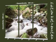 Bestatterbedarf: Roll-Up Display f. Bestattung Fluss mit Felsen, Trauerfeier - Bestatterzubehör, Trauerhalle - Wilhelmshaven