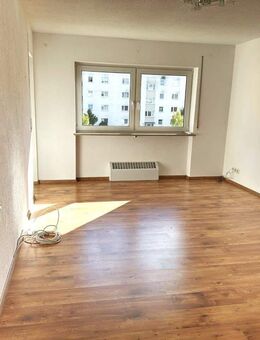 Perfekte 3-Zi.-Whg. mit EBK, Kellerraum u. Garage - Traunreut