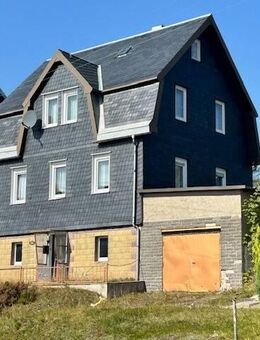 Wohnhaus mit Garage - Neuhaus (Rennweg)