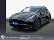 Tesla Model Y, Performance Dual Motor AWD, Jahr 2022 - Rendsburg