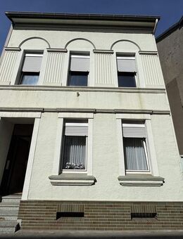 Großflächiges 2-Familienhaus in guter Lage mit viel Potenzial ! - Mönchengladbach