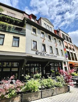 Saniertes Renditeobjekt mit hohem Wertsteigerungspotential in Bestlage von Jena - Gastronomie, Studenten-WG's und DG-Wohnung mit großer Terrasse - Jena