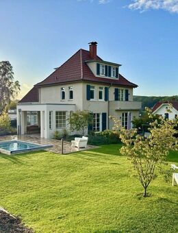 Spektakuläre Villa mit parkartigem Südgarten, Pool und herrlichem Weserblick - Vlotho