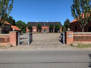 Außergewöhnlicher Dreiseitenhof in der Mecklenburger Seenplatte mit Zugang zum See - Kreien