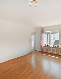 Bogenhausen: Gut geschnittene 3-Zimmer-Wohnung mit Südbalkon und guter Infrastruktur - München
