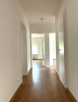 Helles 4-Zimmer-Apartment mit Balkon in ruhiger Lage von Amberg - Amberg