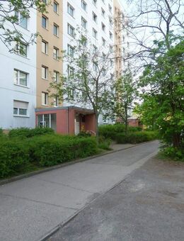 Gepflegte und gut vermietete Wohnung, unweit dem S-Bhf. Friedrichsfelde Ost ***Wannenbad***Lift*** - Berlin