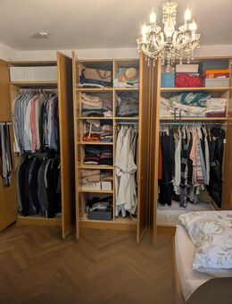 Großer italienischer Kleiderschrank in erstklassigem Zustand - Regensburg